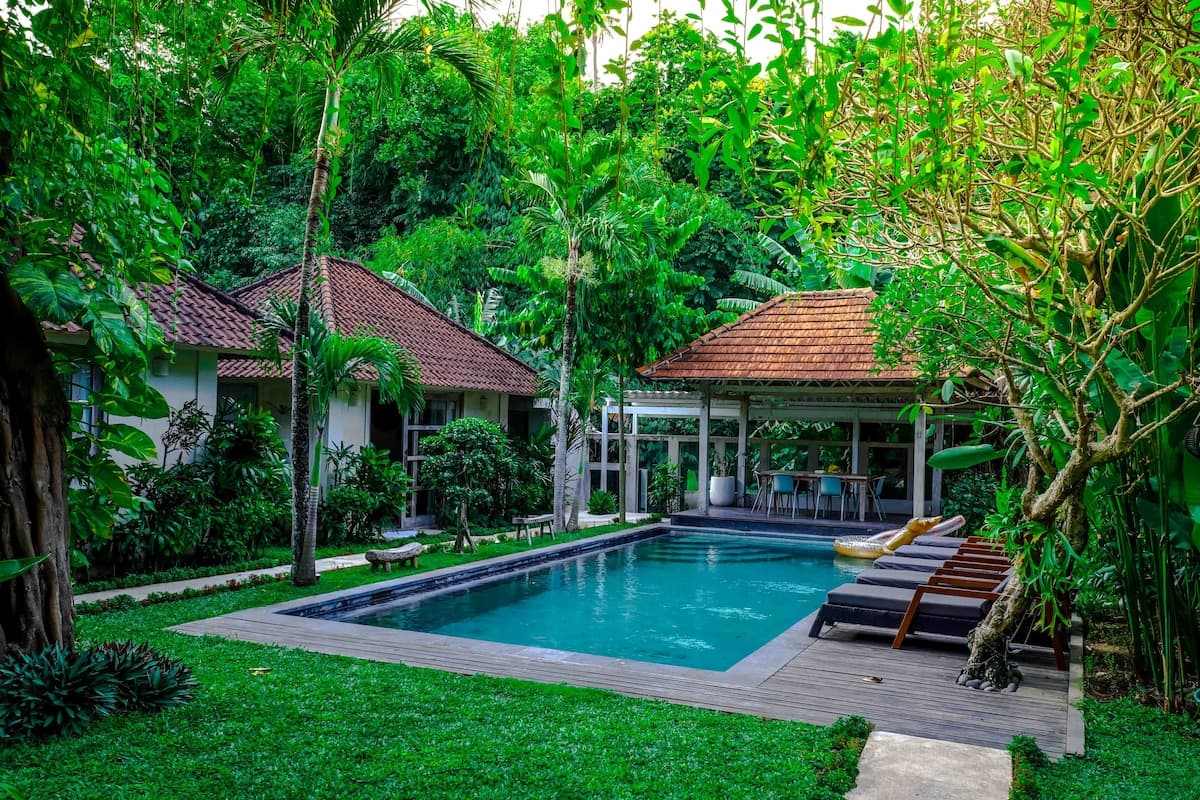 Pool area